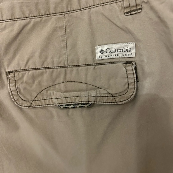 Columbia Women’s Cargo Shorts Size 16 - Picture 5 of 9